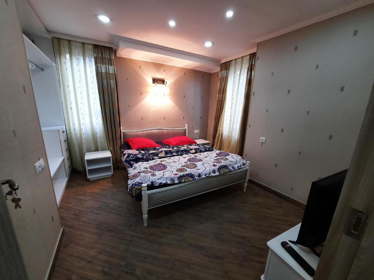 G&M Appartement Tbilisi Buitenkant foto
