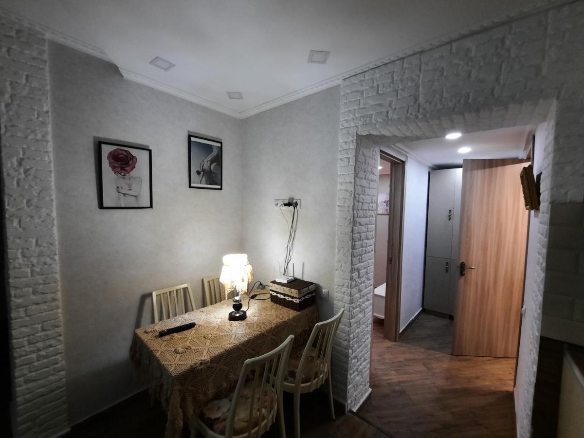 G&M Appartement Tbilisi Buitenkant foto